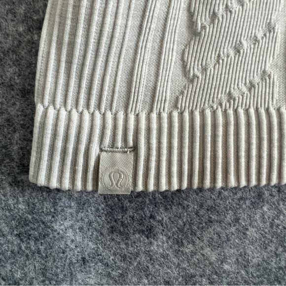 LULULEMON Rest Less Pullover Stretch Top Heathered Silver Spoon Size 4 - Picture 5 of 6